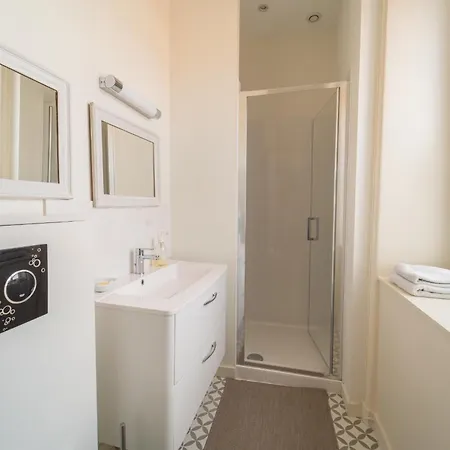 Belle Demeure Au Coeur Des Sables & Parking بيت للعطل